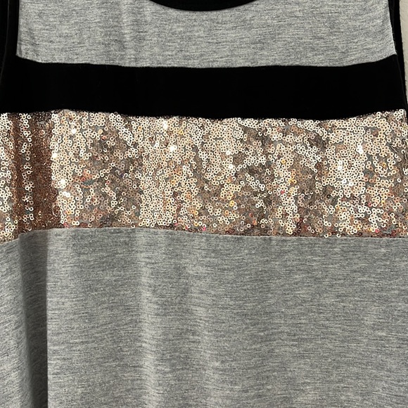 Gold sequins tank size medium - Picture 4 of 5